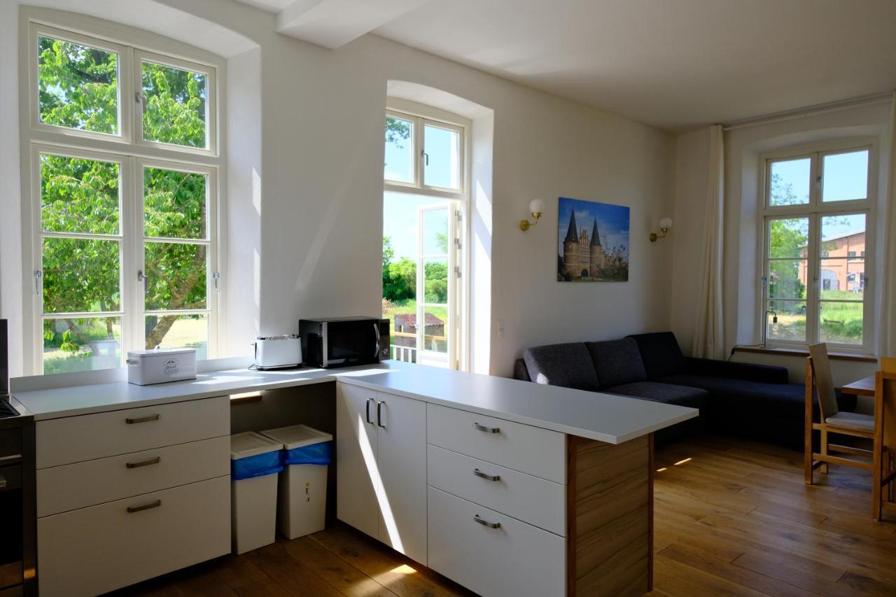 Ferienwohnung Gutshaus Klein Voigtshagen Dassow Exterior foto